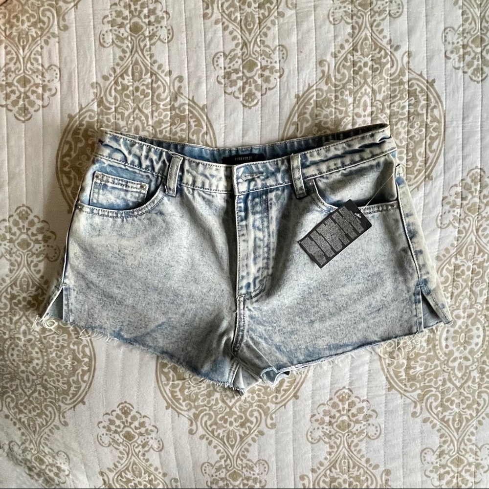 NWT denim shorts size 28